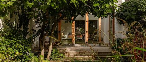 House | 4 bedrooms, desk, Internet