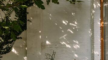 House | 4 bedrooms, desk, Internet