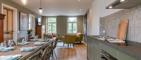 Apartment | 5 bedrooms, Internet