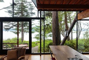 House - Conner Glass Cabin by Boutique (La Conner)