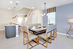 House | 7 bedrooms, desk, Internet - Upstay - Windsor Island Resort Home w Pool-spa-bbq (Davenport)