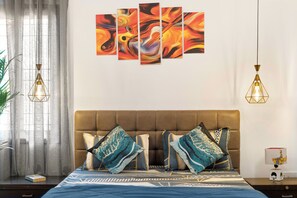 4 habitaciones, tabla de planchar con plancha, wifi y ropa de cama