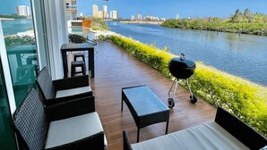 Terrace/patio - Walk to the Marina and a few steps from the pool. (Mazatlán)