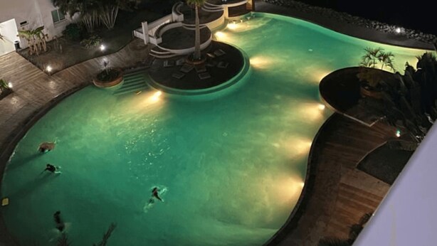 Pool - Walk to the Marina and a few steps from the pool. (Mazatlán)