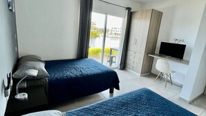 Room - Walk to the Marina and a few steps from the pool. (Mazatlán)