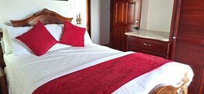 3 chambres, fer et planche à repasser, accès Internet, draps fournis