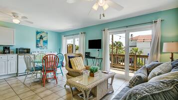 Comfort House | 6 bedrooms, iron/ironing board, free WiFi