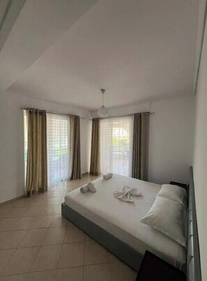 1 habitación, tabla de planchar con plancha, wifi y ropa de cama 
