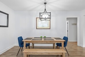 Dining - Trendy at Hoyt Two Homes (Chattanooga)
