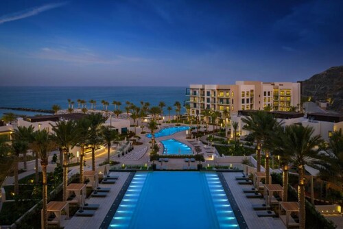 Tranquil Sea-Side Retreat 2BR Apartment in The Address Fujairah Residences Block B, Fujairah