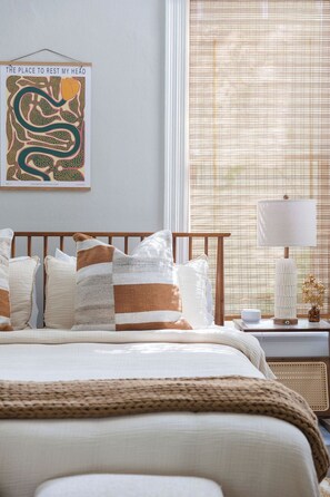 3 Schlafzimmer, Schreibtisch, Bügeleisen/Bügelbrett, Reisekinderbett