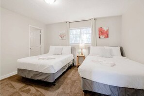 5 habitaciones, tabla de planchar con plancha y wifi gratis 