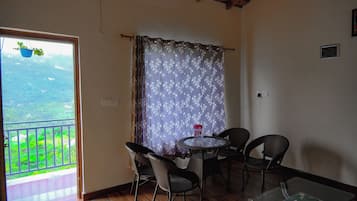 Deluxe Double Room, Mountain View | Laptop workspace, soundproofing, iron/ironing board, free WiFi