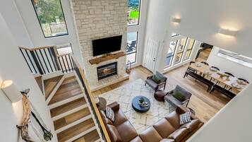 Smart TV, fireplace, DVD player, offices