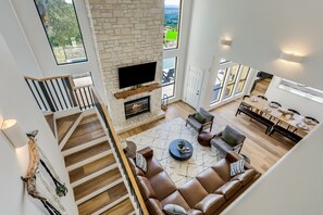 Smart TV, fireplace, DVD player, offices - Hilltop wedding estate with sunset views (Jonestown)