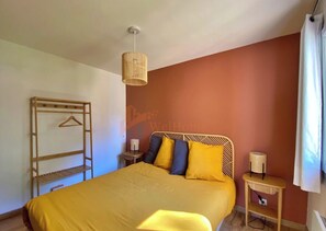 Gác tiện nghi đơn giản, quang cảnh vườn | 1 phòng ngủ, bàn ủi/dụng cụ ủi quần áo