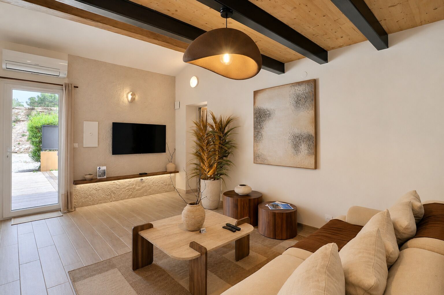 Design Loft, Garden View | Living area | 110-cm LED TV with cable channels
