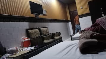 Quarto casal luxo | Ferros/tábuas de passar roupa, Wi-Fi de cortesia