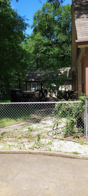 Property grounds -  [COME BACK TO NATURE] 
Cozy 1 Bedroom mobile home in Lake Livingston  aera. (Livingston)