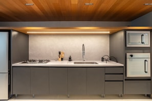Apartment | Eigene Küche | Großer Kühlschrank, Mikrowelle, Ofen, Geschirrspüler