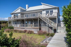 Exterior - The King's Tide - Oceanfront House, 4BR, 4.5BA, Pine Knoll Shores (Pine Knoll Shores)