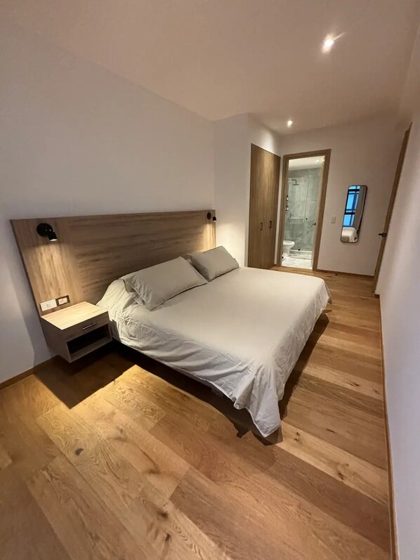 1 bedroom, bed sheets