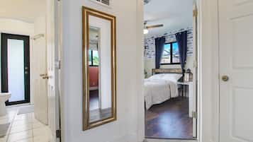 4 dormitorios, escritorio, tabla de planchar con plancha y wifi