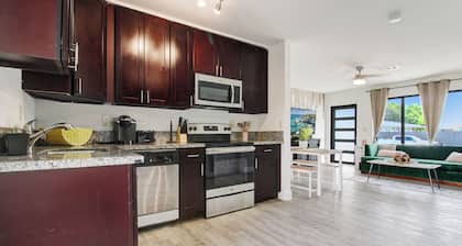 4-bedroom house central in Pompano Beach with pool!