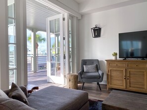 Deluxe Suite | Living area - Berkeley Beach Club (St. Pete Beach)