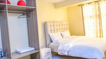 2 bedrooms, iron/ironing board, WiFi, bed sheets