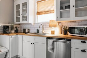 Micro-ondes, four, plaque de cuisson, lave-vaisselle