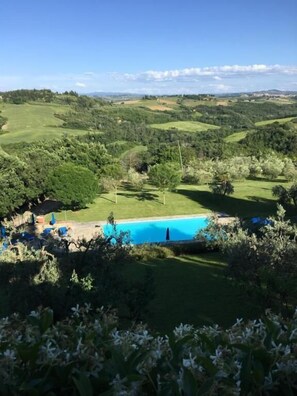 Perhehuoneisto, 2 makuuhuonetta, tupakointi kielletty, keittiö | Terassi/patio