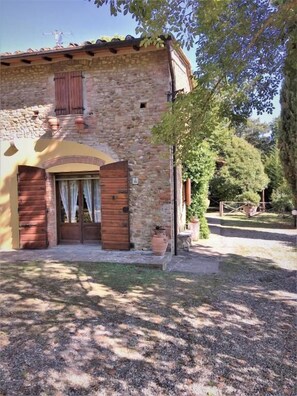 Front of property - Podere Casanova di Lisa Lorenzo (Montespertoli)