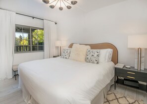 2 عدّة غرف نوم وواي فاي وملاءات أسرّة