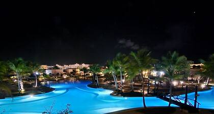 Sunset View, Walk to Pool, Dining, Shops