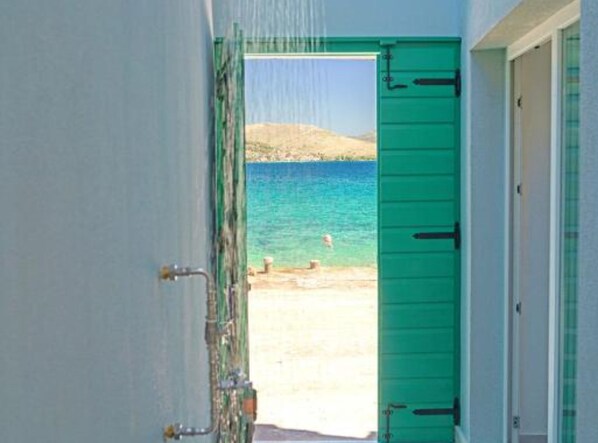 Villa (Villa Krapljunka) | Salle de bain | Douche, serviettes fournies