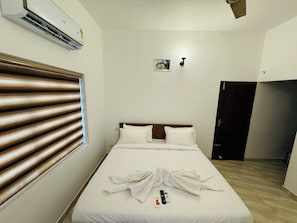 Standard-Doppelzimmer, Gartenblick | Schallisolierte Zimmer, kostenloses WLAN