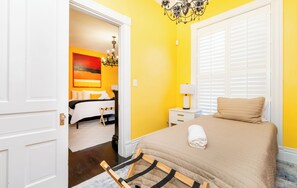 8 habitaciones, escritorio, tabla de planchar con plancha y wifi gratis 