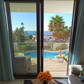Smart TV - Casa del Sol, la Paloma beach apartment with pool (Manilva)