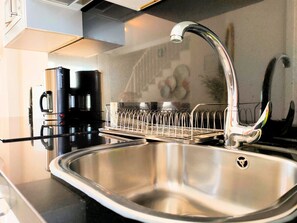 Réfrigérateur, micro-ondes, four, lave-vaisselle