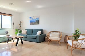 TV - Buenavista 4 bed-room by Casa del sol HR (Málaga)