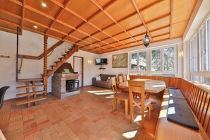 Smart TV, table football, ping pong