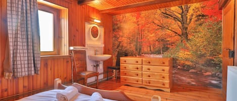5 makuuhuonetta, silitysrauta/-lauta, vauvan matkasänky, Wi-Fi