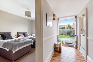 3 bedrooms, iron/ironing board, travel cot, free WiFi