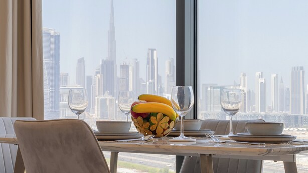 Deluxe Apartment, Balcony, City View | Ruang makan