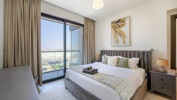 Deluxe Apartment, Balcony, City View | 2 bedrooms, desk, iron/ironing board, free WiFi