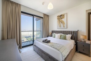 Deluxe-Apartment, Balkon, Stadtblick | 2 Schlafzimmer, Schreibtisch, Bügeleisen/Bügelbrett, kostenloses WLAN