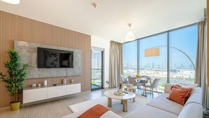 Deluxe Apartment, Balcony, City View | Ruang tamu