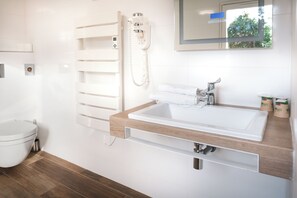 Standard Double Room, 1 Katil Kelamin (Double), mesra pergerakan | Bilik Mandi | Pancuran mandi, pengering rambut, tuala disediakan, sabun 