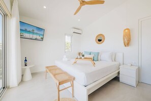 4 bedrooms, in-room safe, desk, iron/ironing board